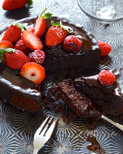 Flourless chocolate cake