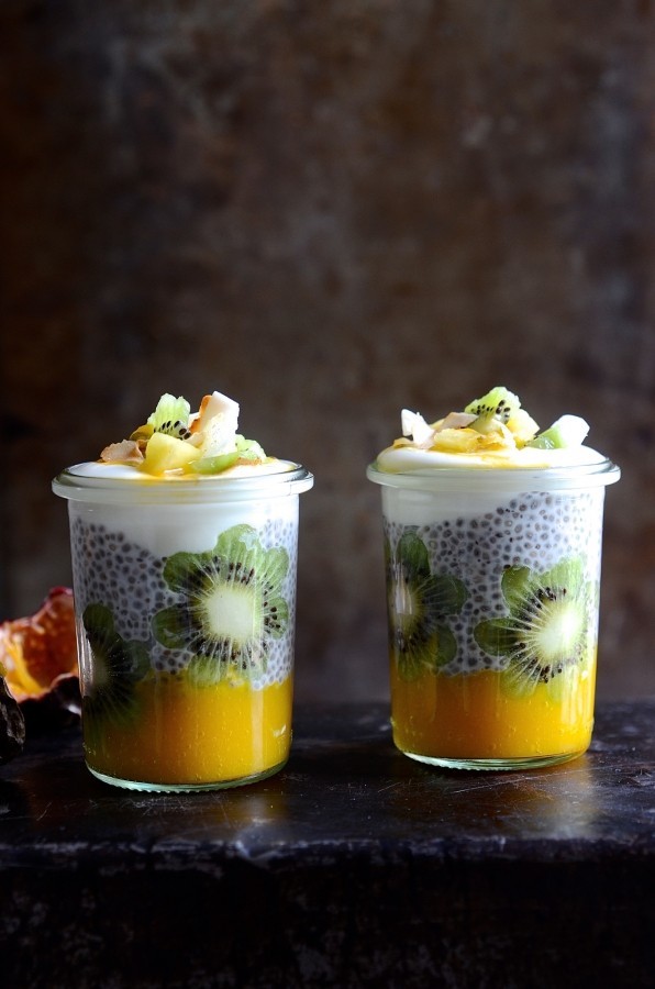 Tropical chia pudding pots