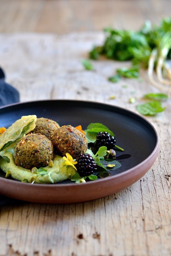 Quinoa and spinach falafel with avocado cream