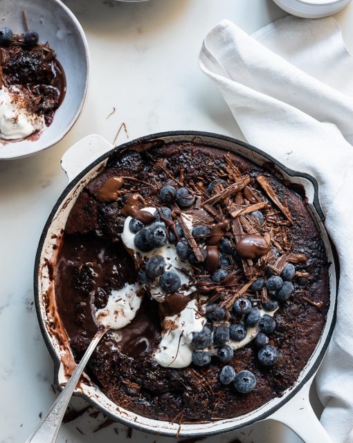 Blueberry chocolate cobbler pud