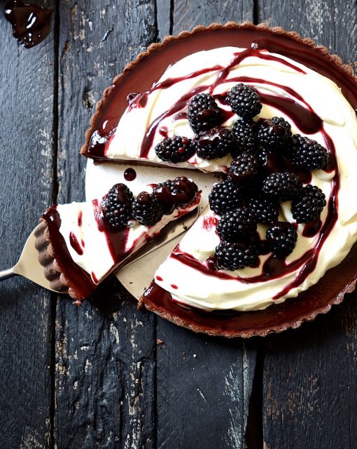 Baked blackberry chocolate fondant tart