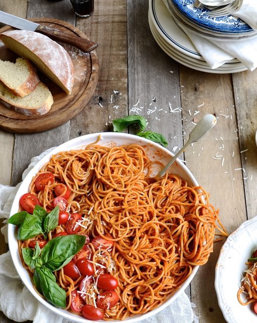 Spaghetti with roasted tomato sauce