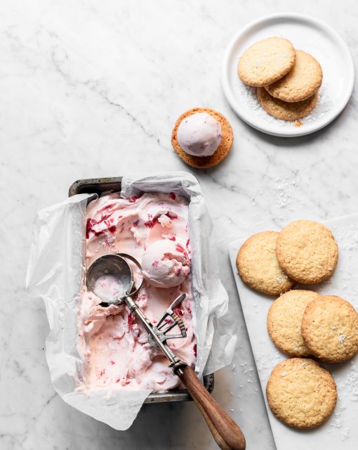 Roasted Strawberry Frozen Yoghurt Cookie Sandwiches