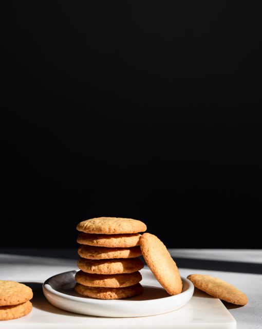 Crisp coconut cookies