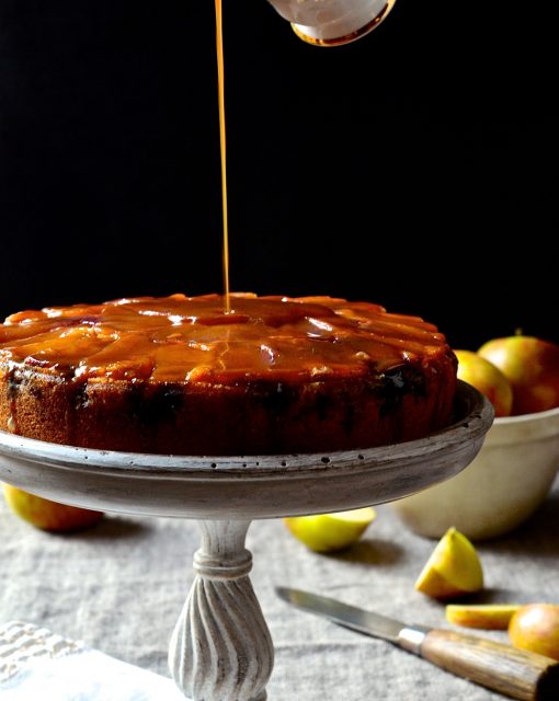 Apple and blueberry cake